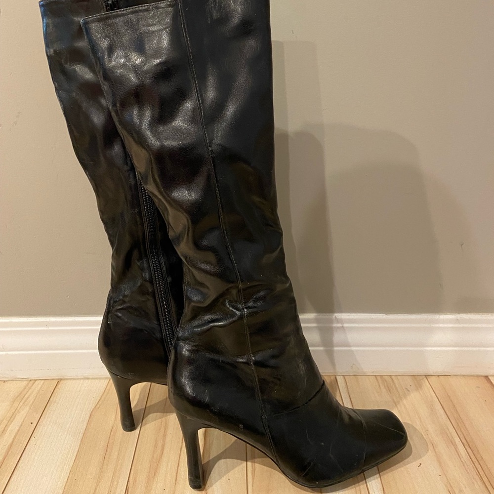 Faux leather side zip heeled boots